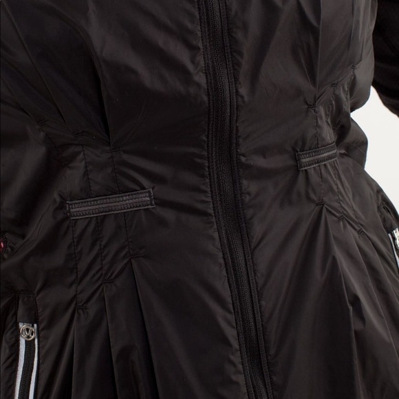 LULULEMON | Run Wild Jacket Mesh Windbreaker Black Size 4 - Picture 6 of 11